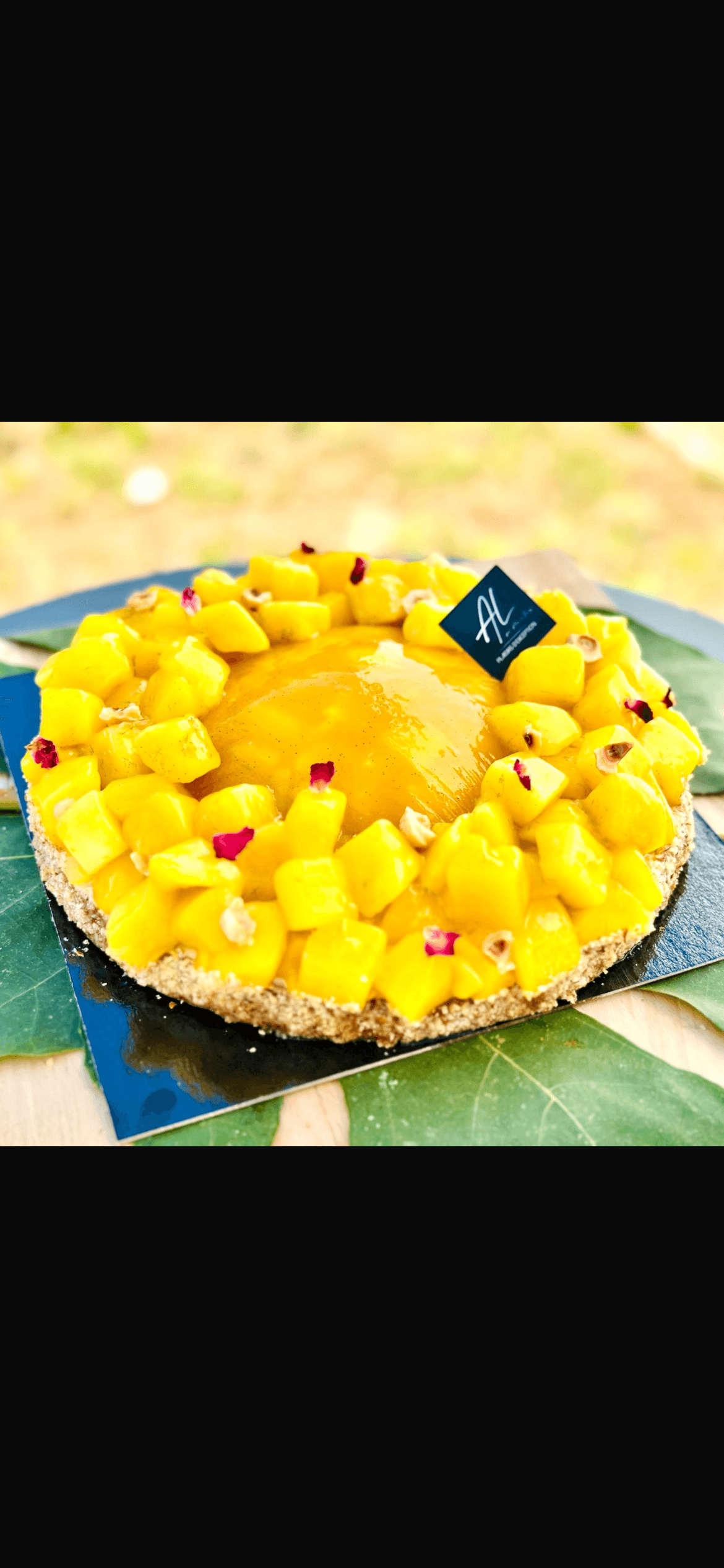 La tarte Mangue fraîche & noisette